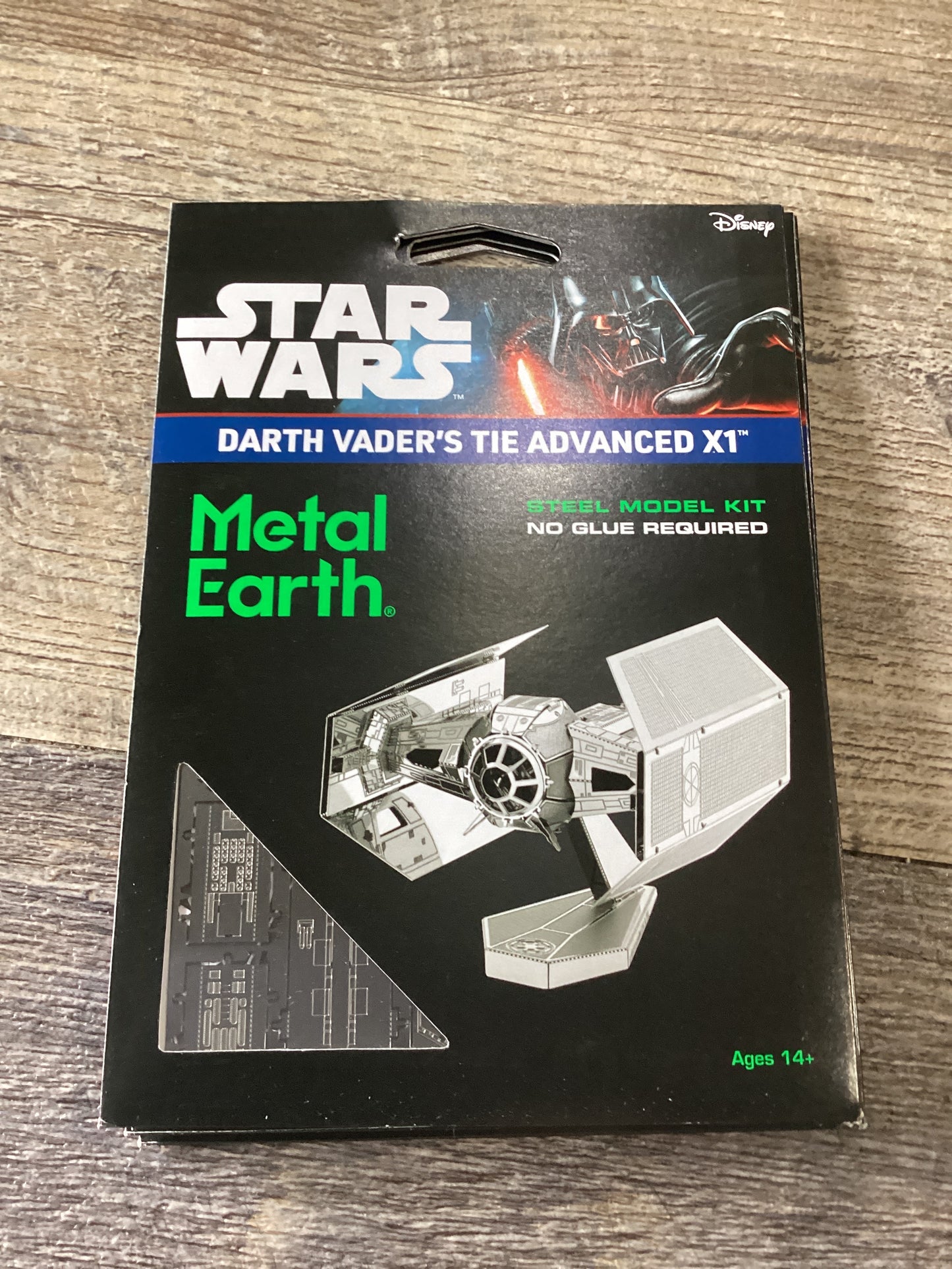 Metal Earth Darth Vaders Tie Metal Model